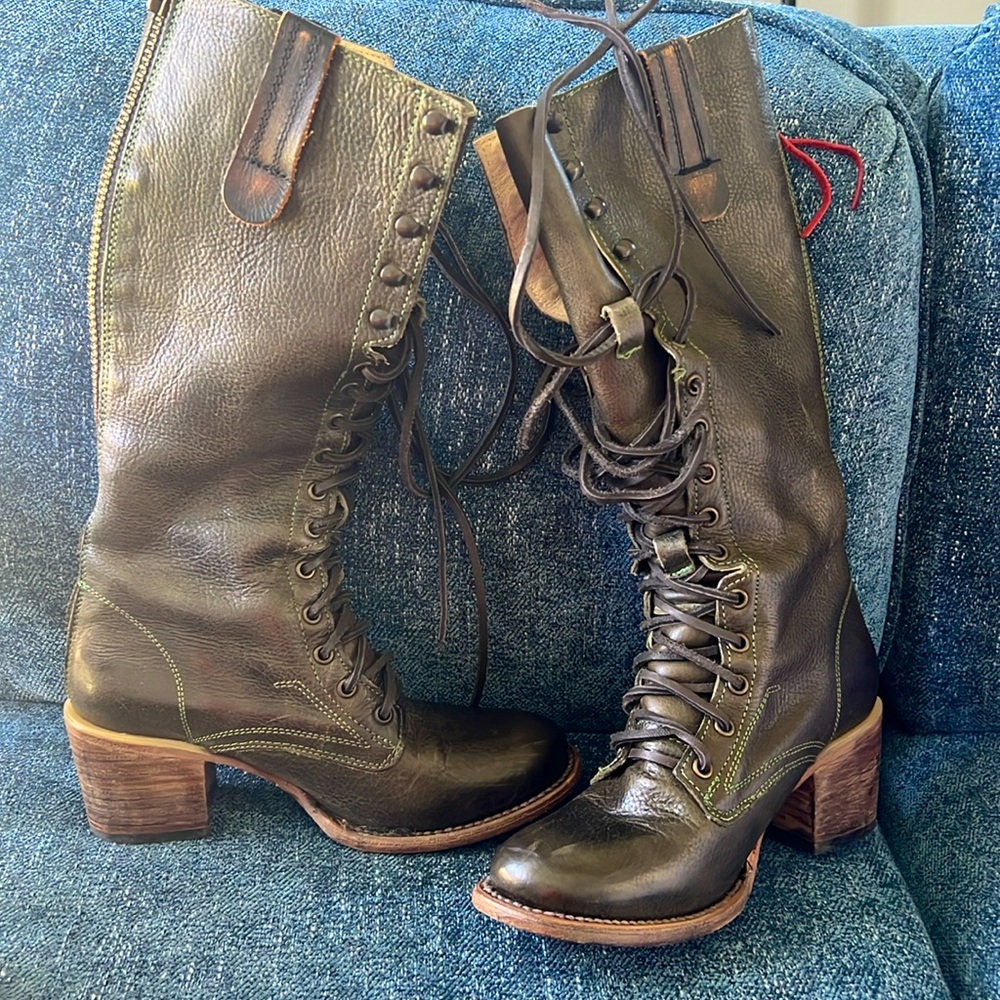 Freebird Granny Boot size 8, Olive Green